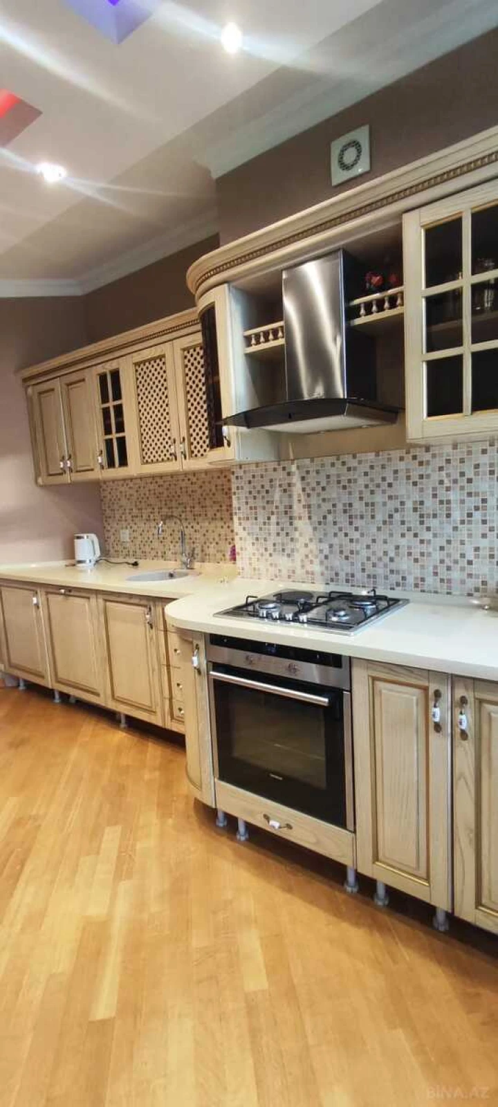 Kirayə verilir 2 otaqlı mənzil 100 m²