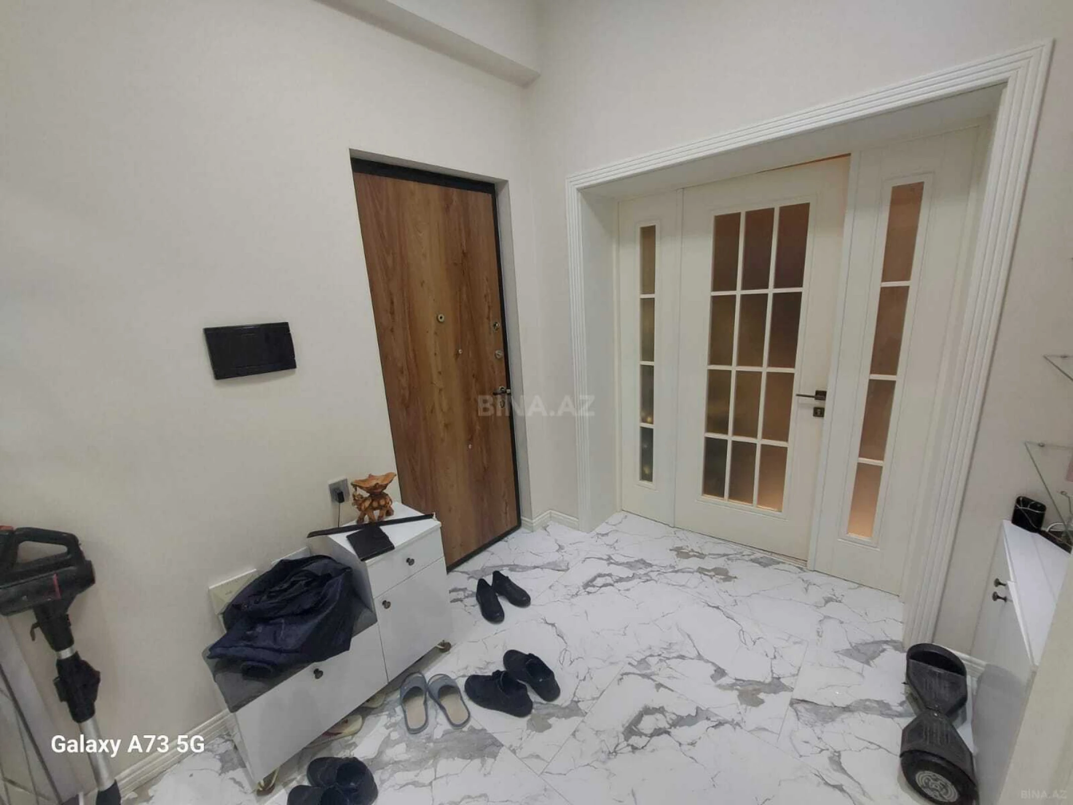 Satılır 2 otaqlı mənzil 97 m²