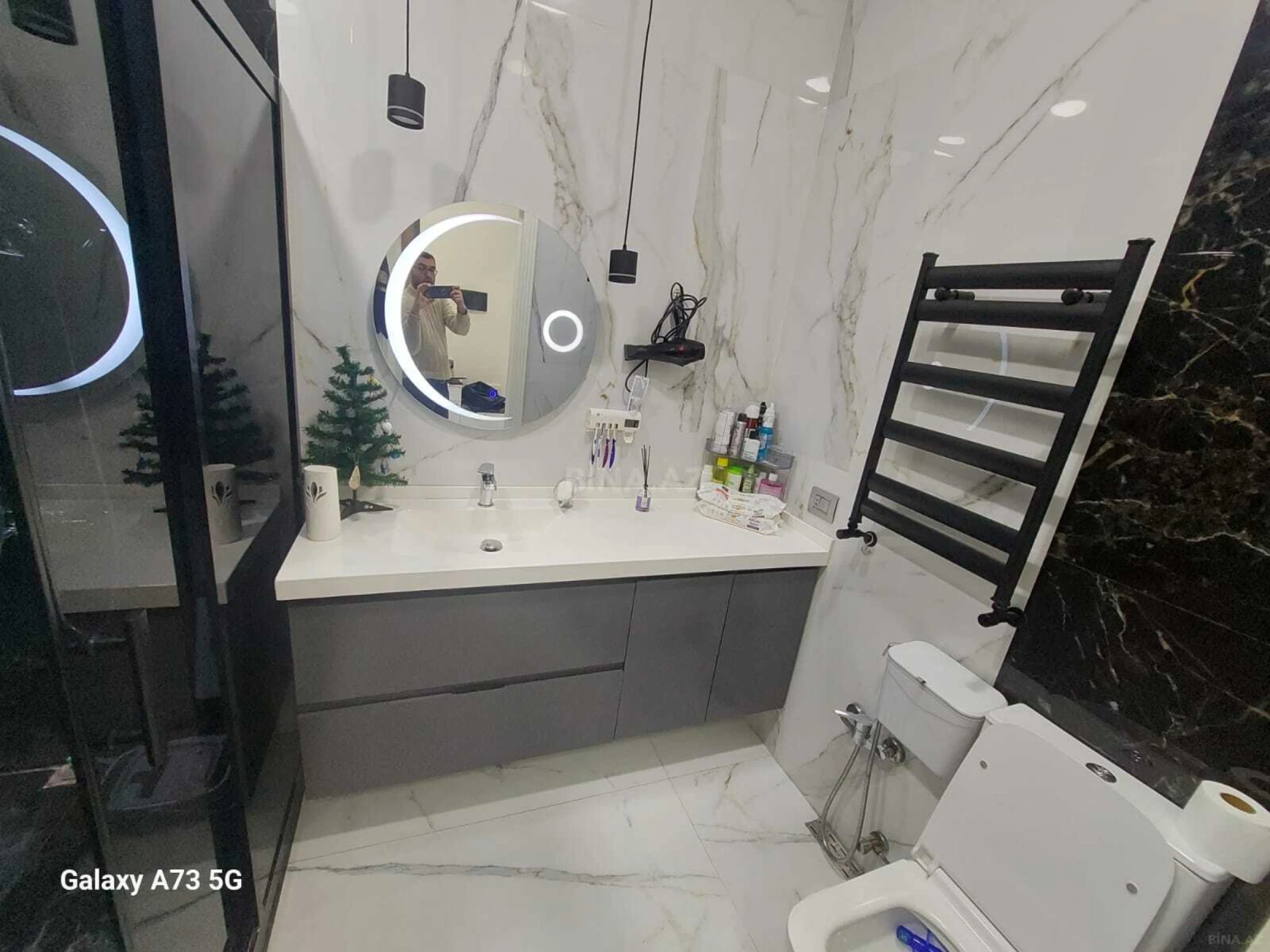 Satılır 2 otaqlı mənzil 97 m²