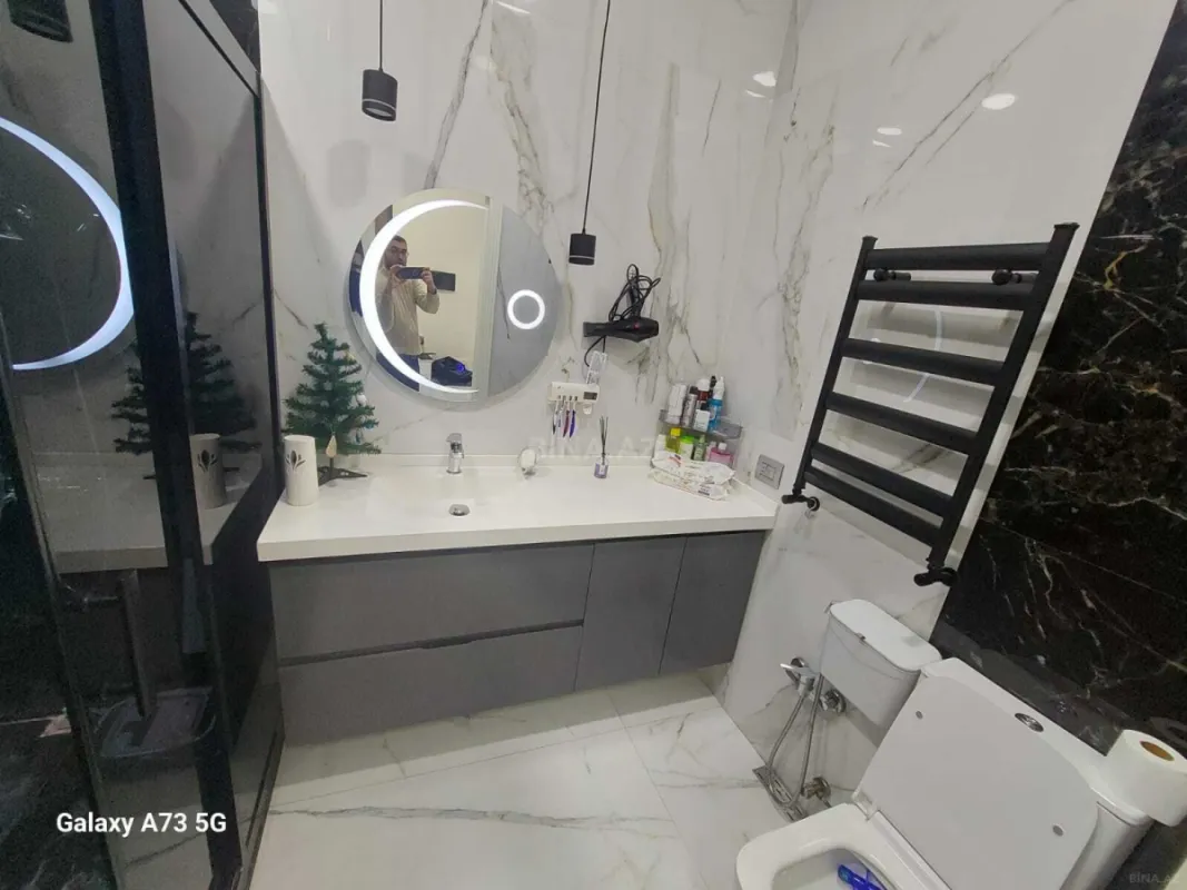 Satılır 2 otaqlı mənzil 97 m²