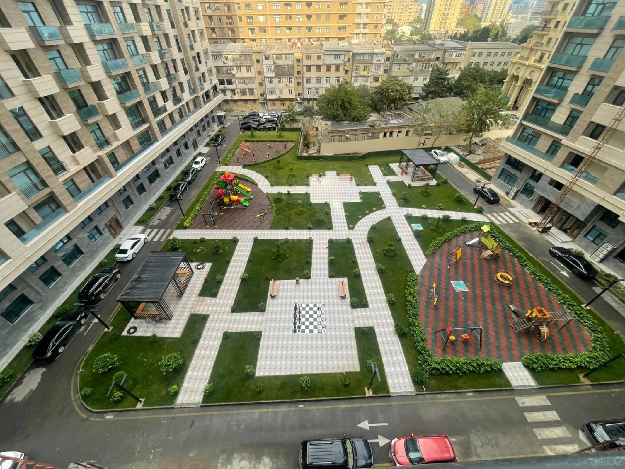 Satılır 2 otaqlı mənzil 97 m²