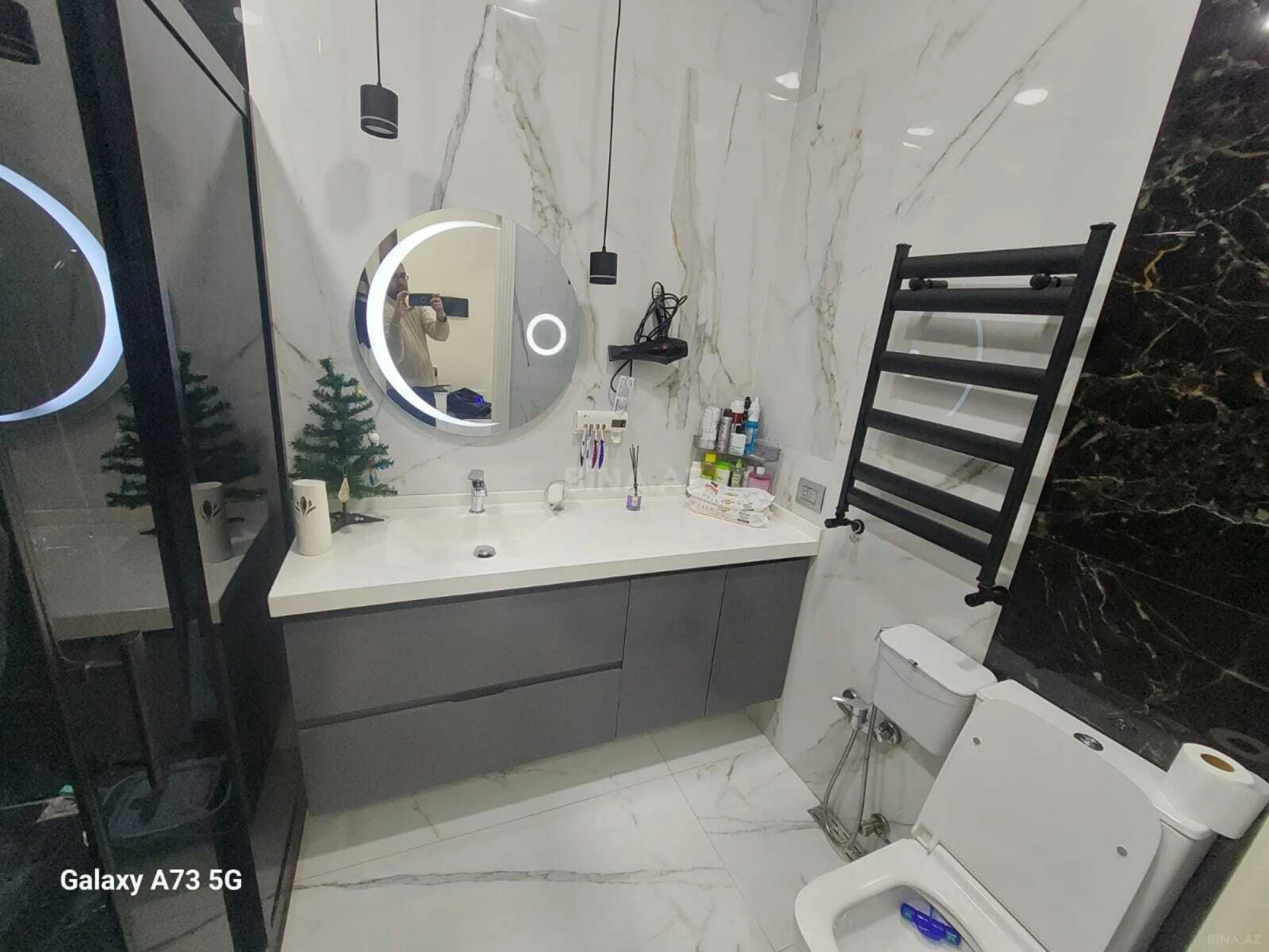 Satılır 2 otaqlı mənzil 97 m²