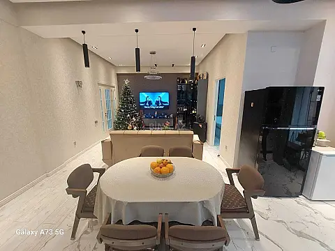 Satılır 2 otaqlı mənzil 97 m²