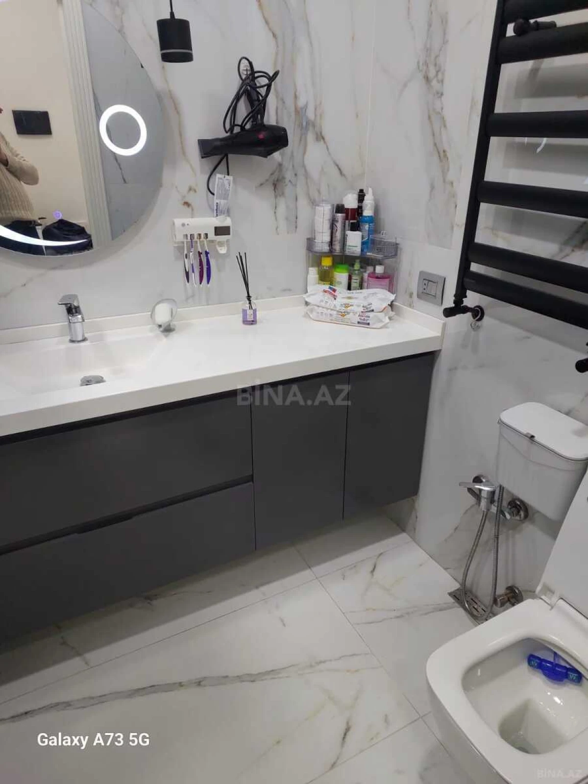 Satılır 2 otaqlı mənzil 97 m²