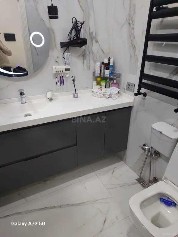 Satılır 2 otaqlı mənzil 97 m²