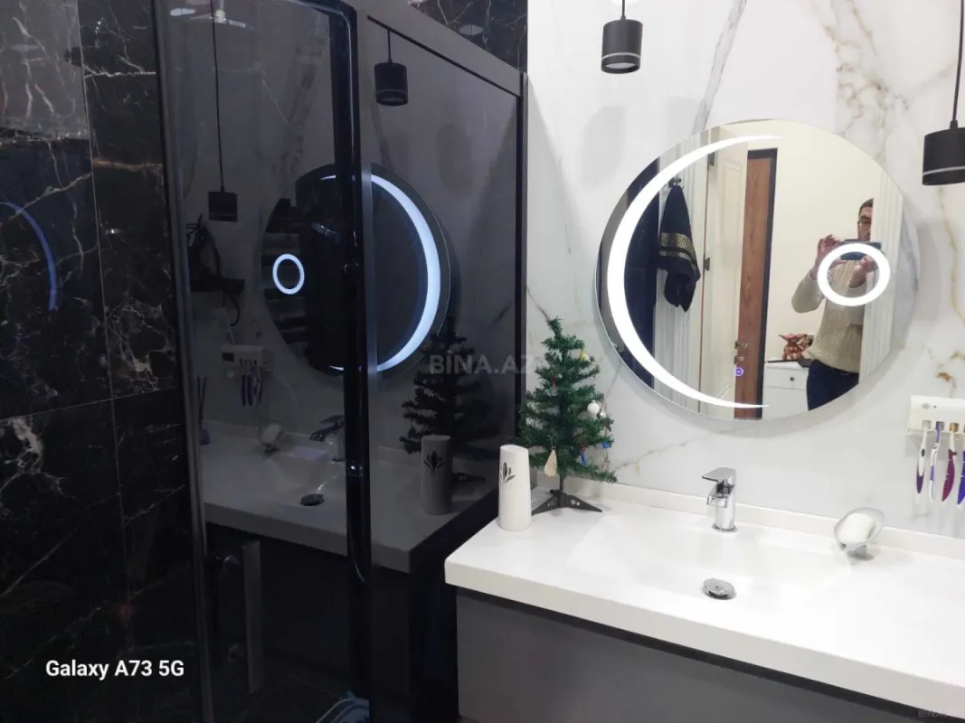 Satılır 2 otaqlı mənzil 97 m²