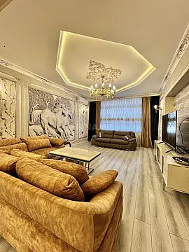 Satılır 4 otaqlı mənzil 220 m²