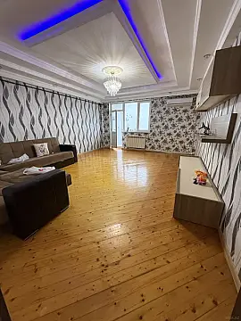 Satılır 3 otaqlı mənzil 82 m²