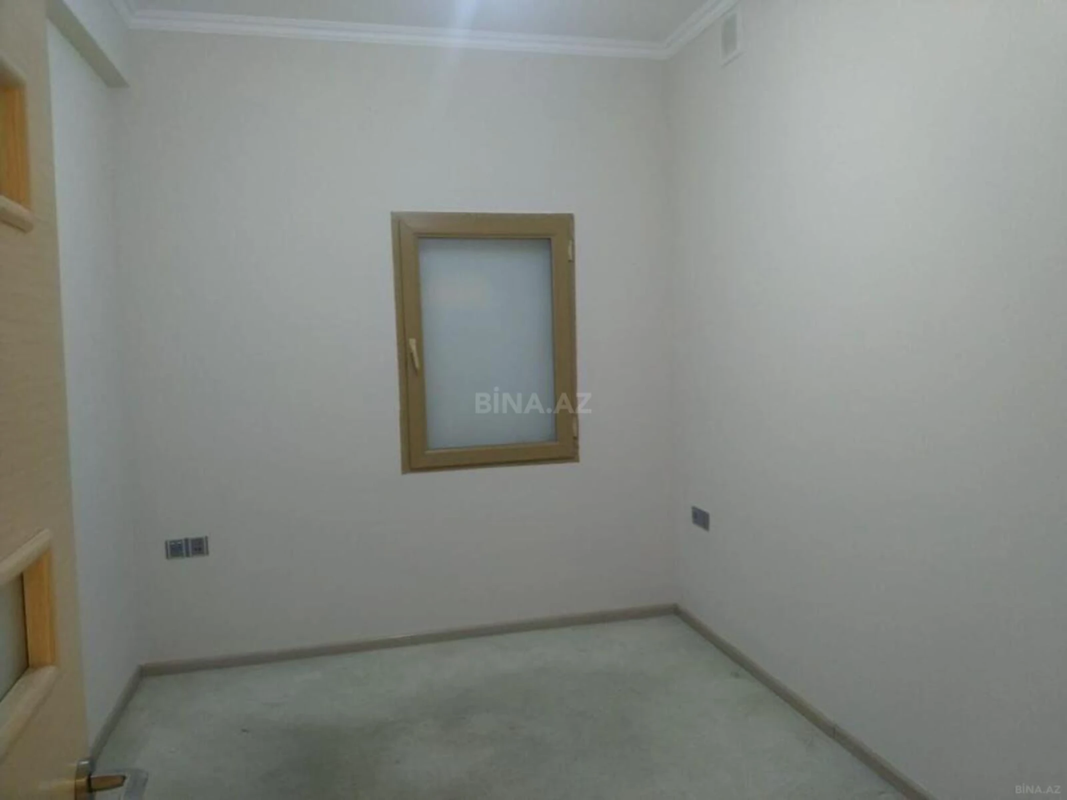 Satılır 4 otaqlı mənzil 191 m²