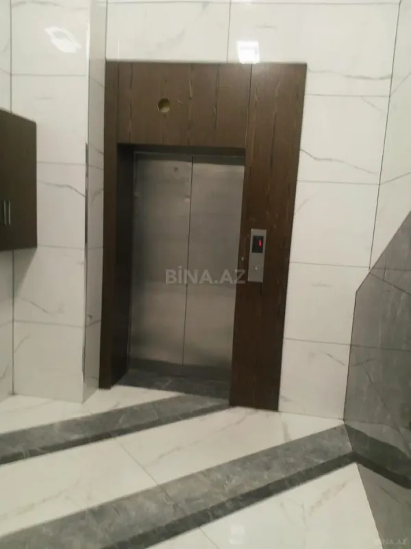 Satılır 4 otaqlı mənzil 191 m²