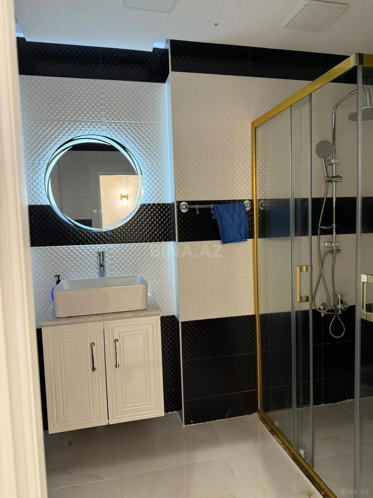 Kirayə verilir 2 otaqlı mənzil 65 m²