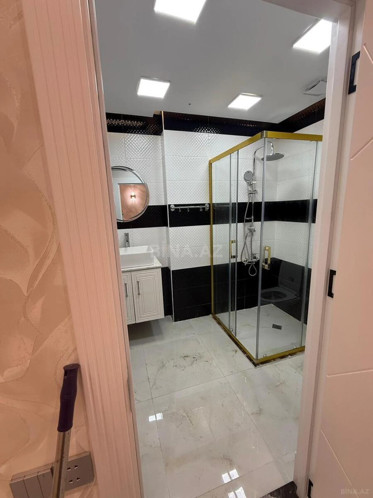 Kirayə verilir 2 otaqlı mənzil 65 m²