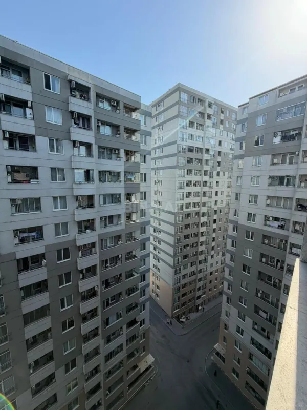 Kirayə verilir 2 otaqlı mənzil 75 m²