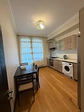 Kirayə verilir 2 otaqlı mənzil 75 m²