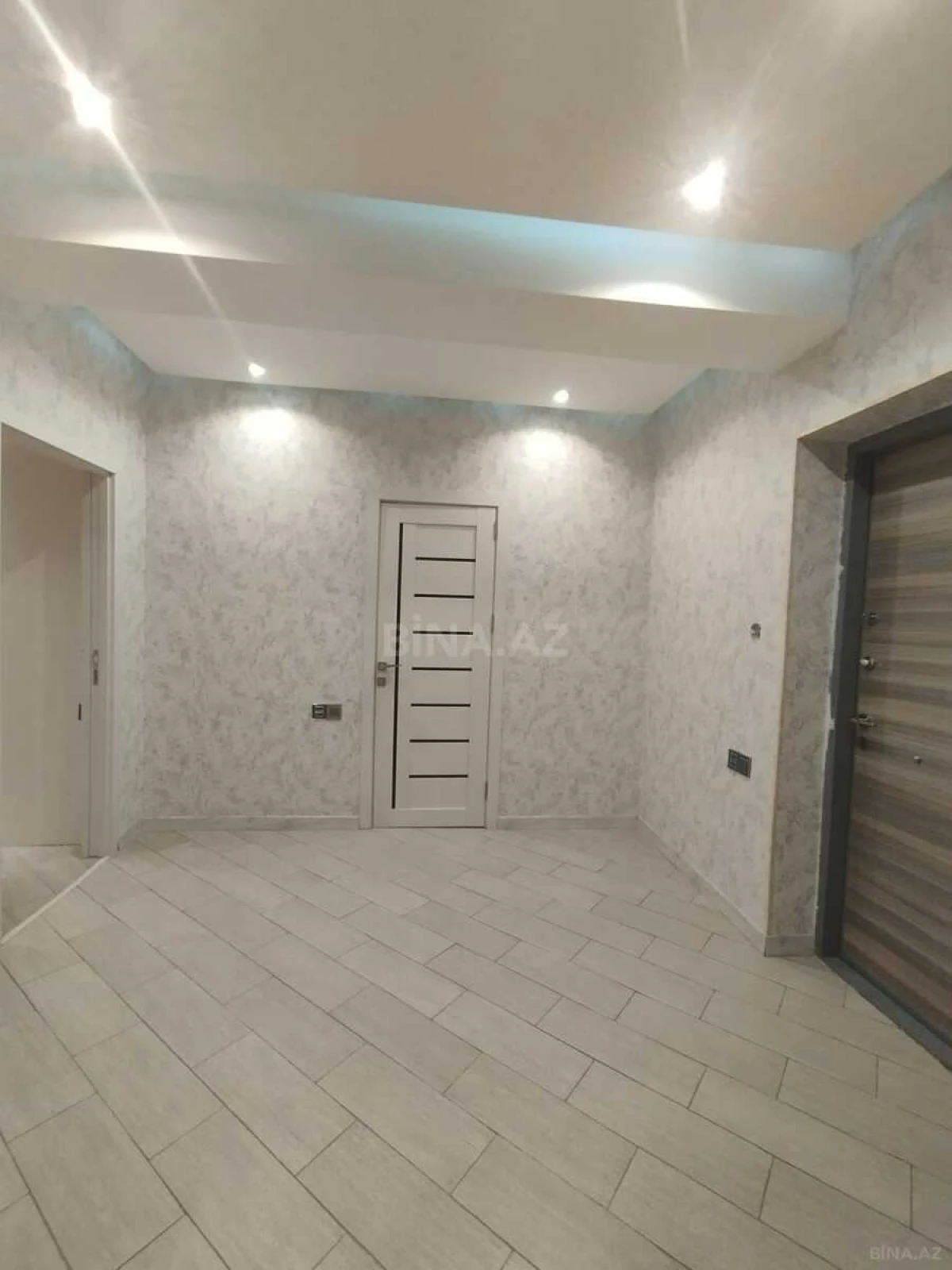 Kirayə verilir 2 otaqlı mənzil 66 m²