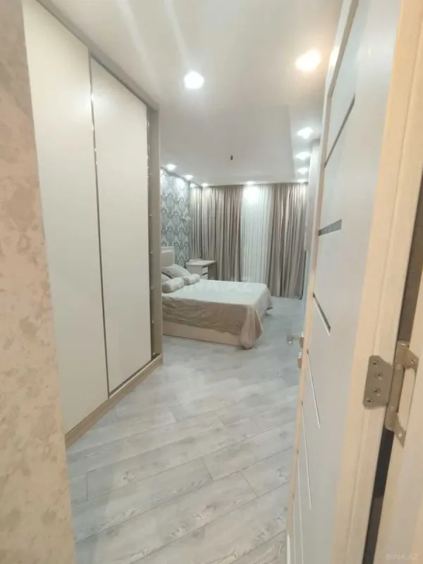 Kirayə verilir 2 otaqlı mənzil 66 m²