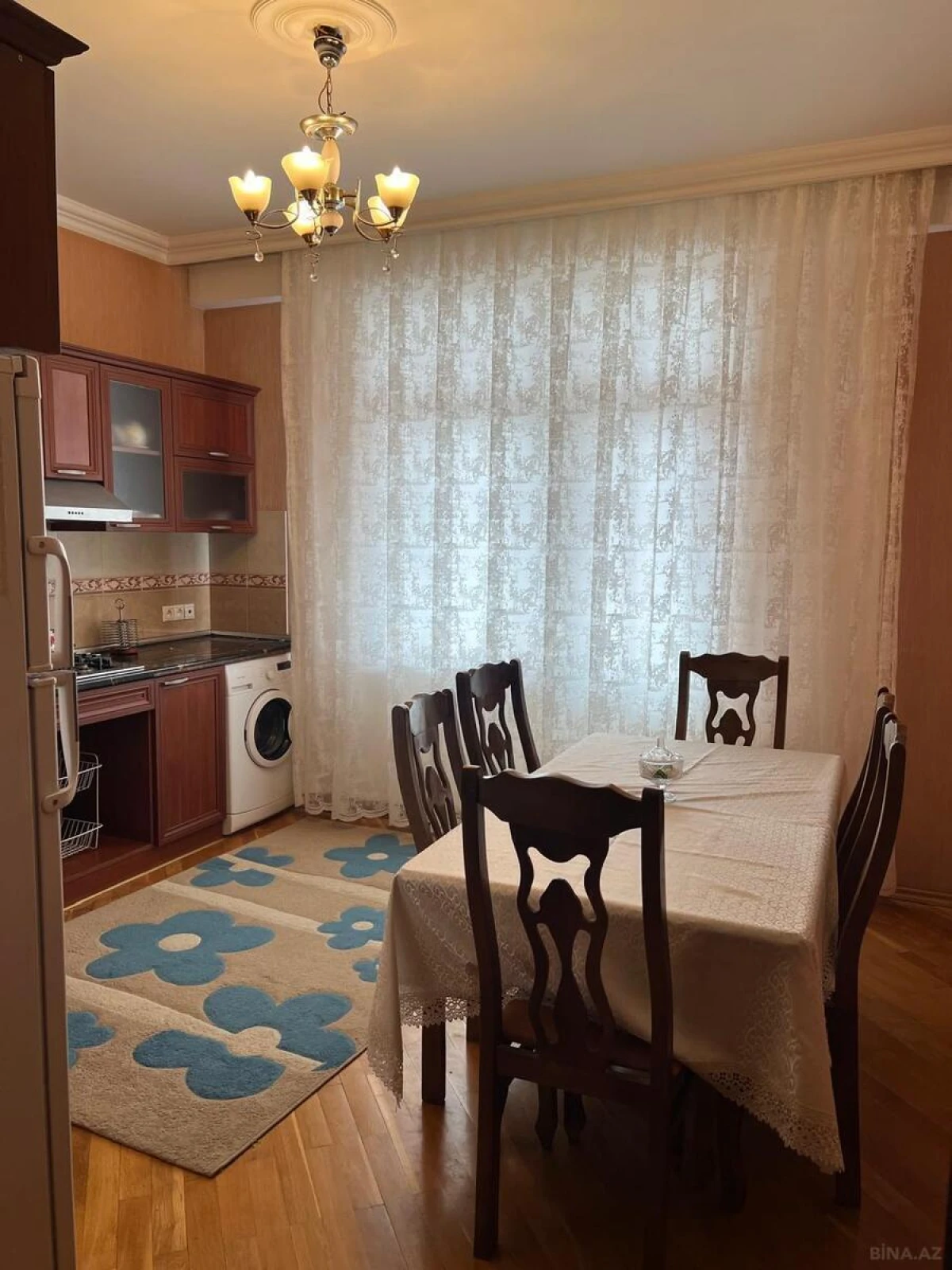 Kirayə verilir 2 otaqlı mənzil 110 m²