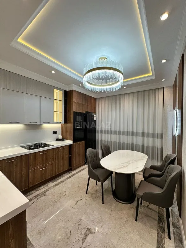 Kirayə verilir 2 otaqlı mənzil 130 m²