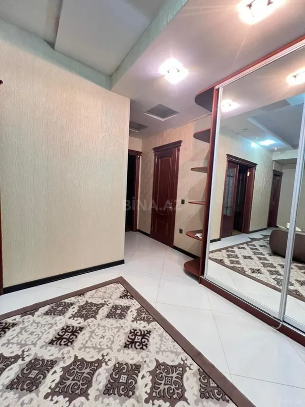 Kirayə verilir 3 otaqlı mənzil 155 m²