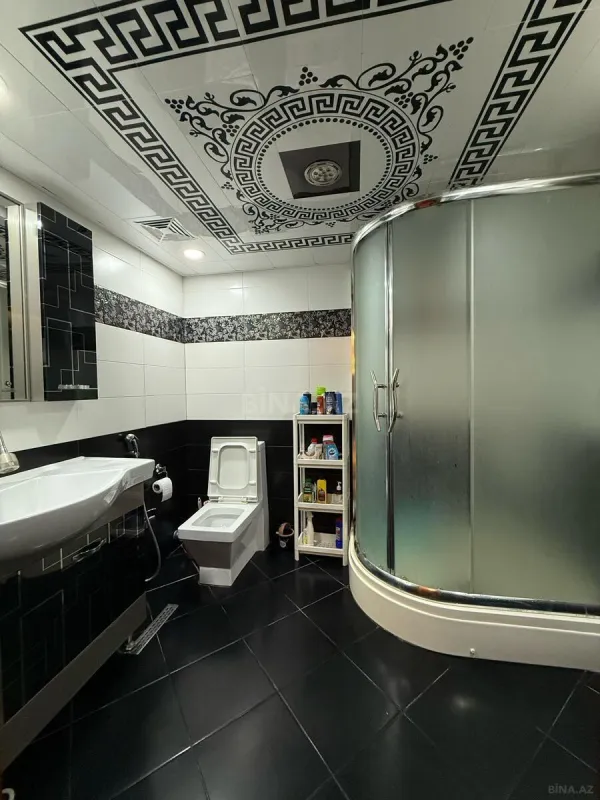 Satılır 3 otaqlı mənzil 130 m²