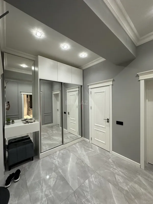 Satılır 2 otaqlı mənzil 98 m²