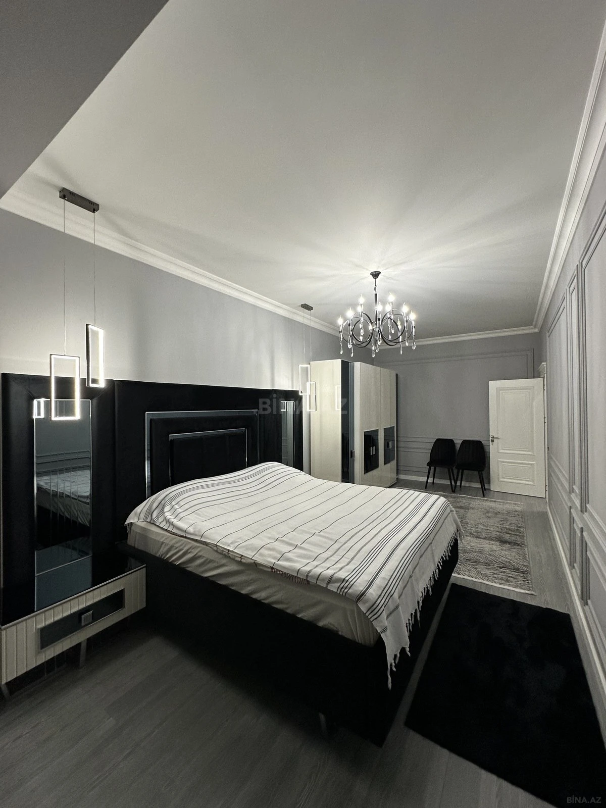 Satılır 2 otaqlı mənzil 98 m²