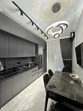 Satılır 2 otaqlı mənzil 98 m²