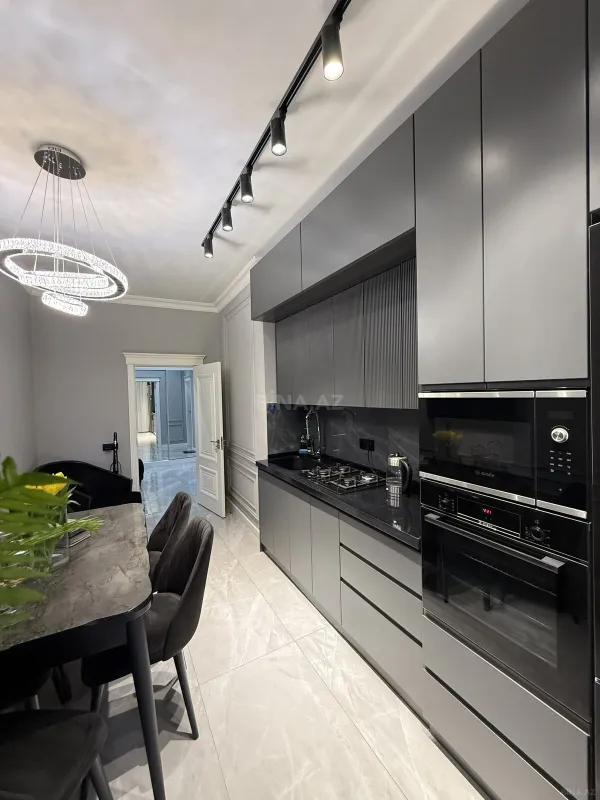 Satılır 2 otaqlı mənzil 98 m²