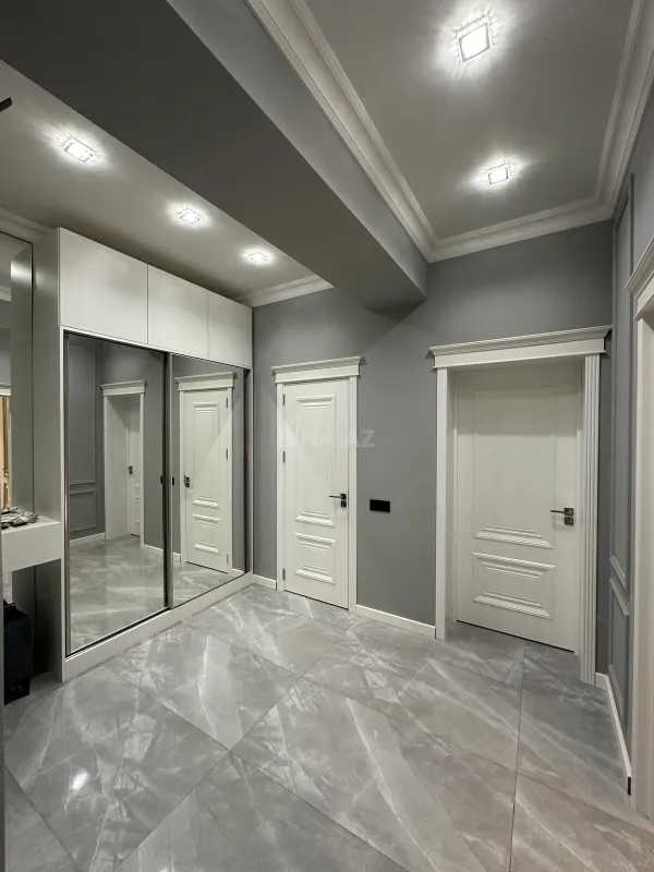 Satılır 2 otaqlı mənzil 98 m²