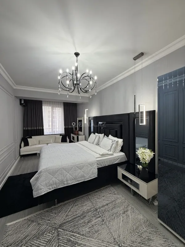 Satılır 2 otaqlı mənzil 98 m²