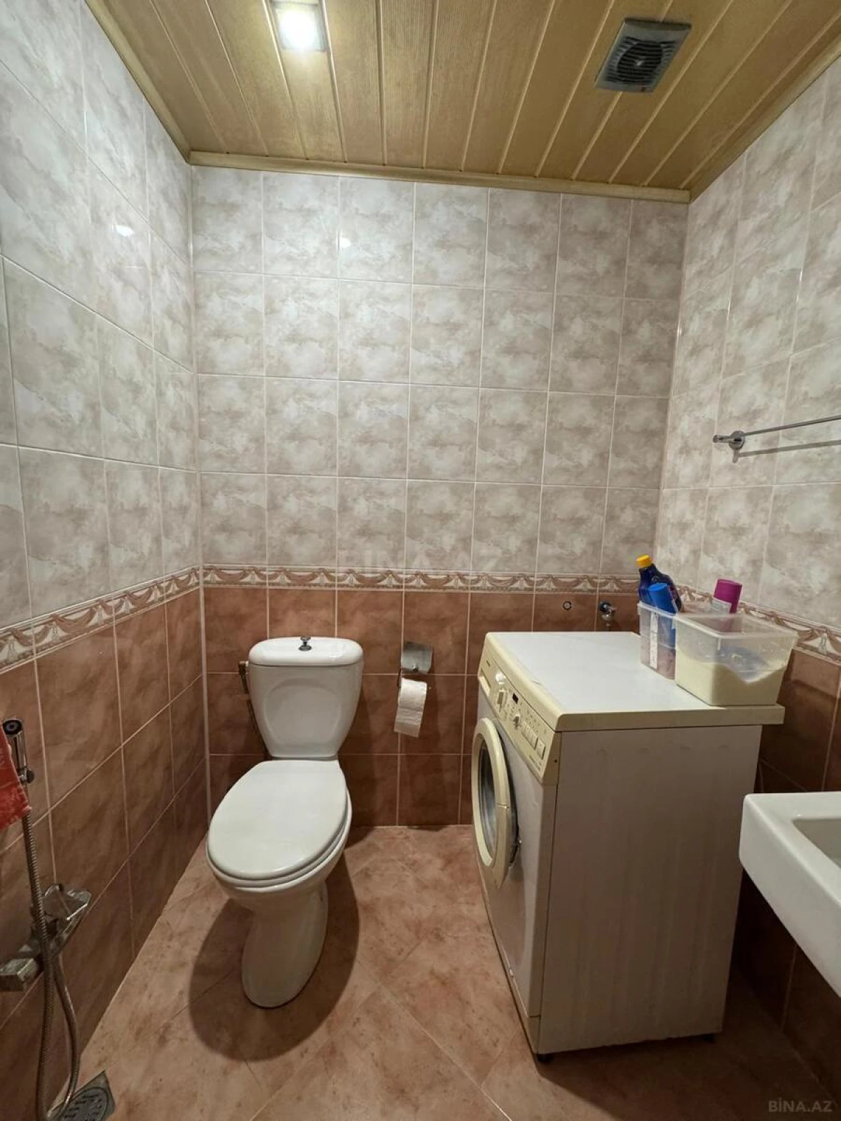 Satılır 4 otaqlı mənzil 159 m²