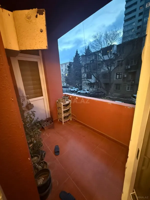 Satılır 3 otaqlı mənzil 131 m²