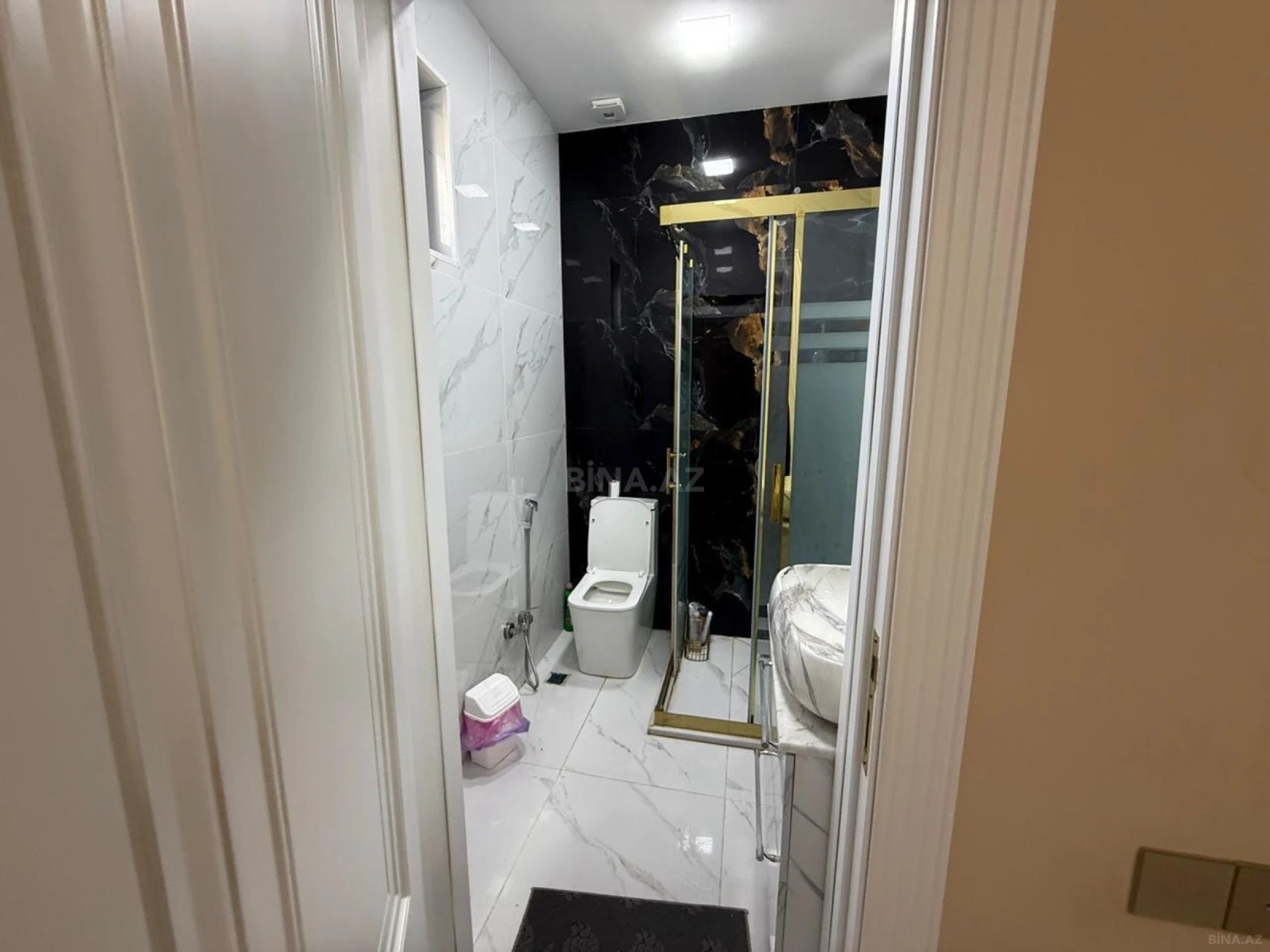 Satılır 5 otaqlı həyət evi 180 m²