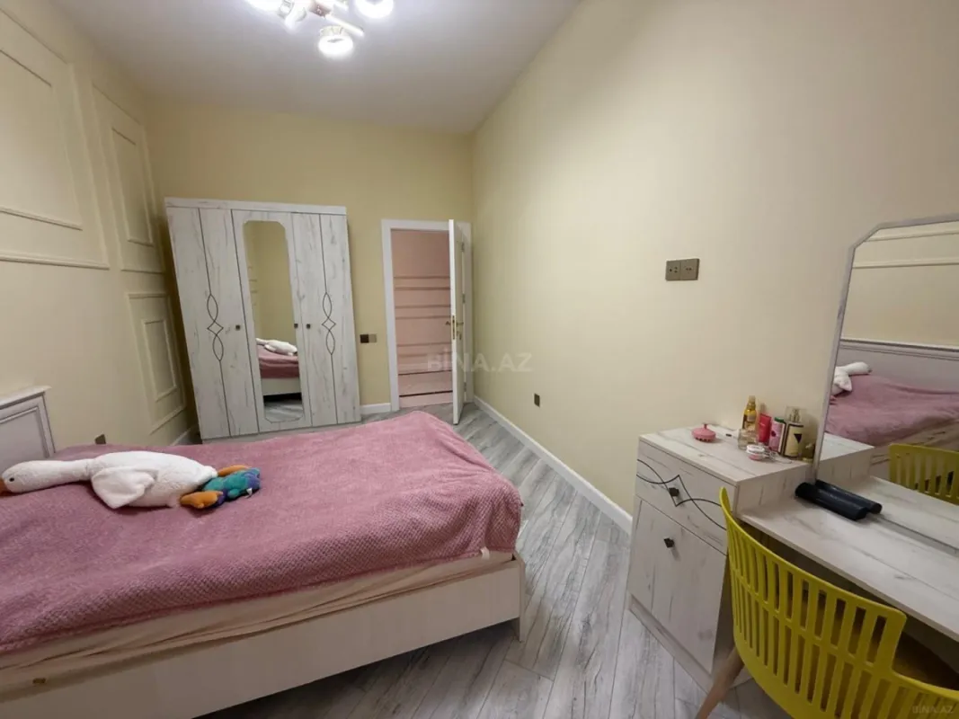 Satılır 5 otaqlı həyət evi 180 m²