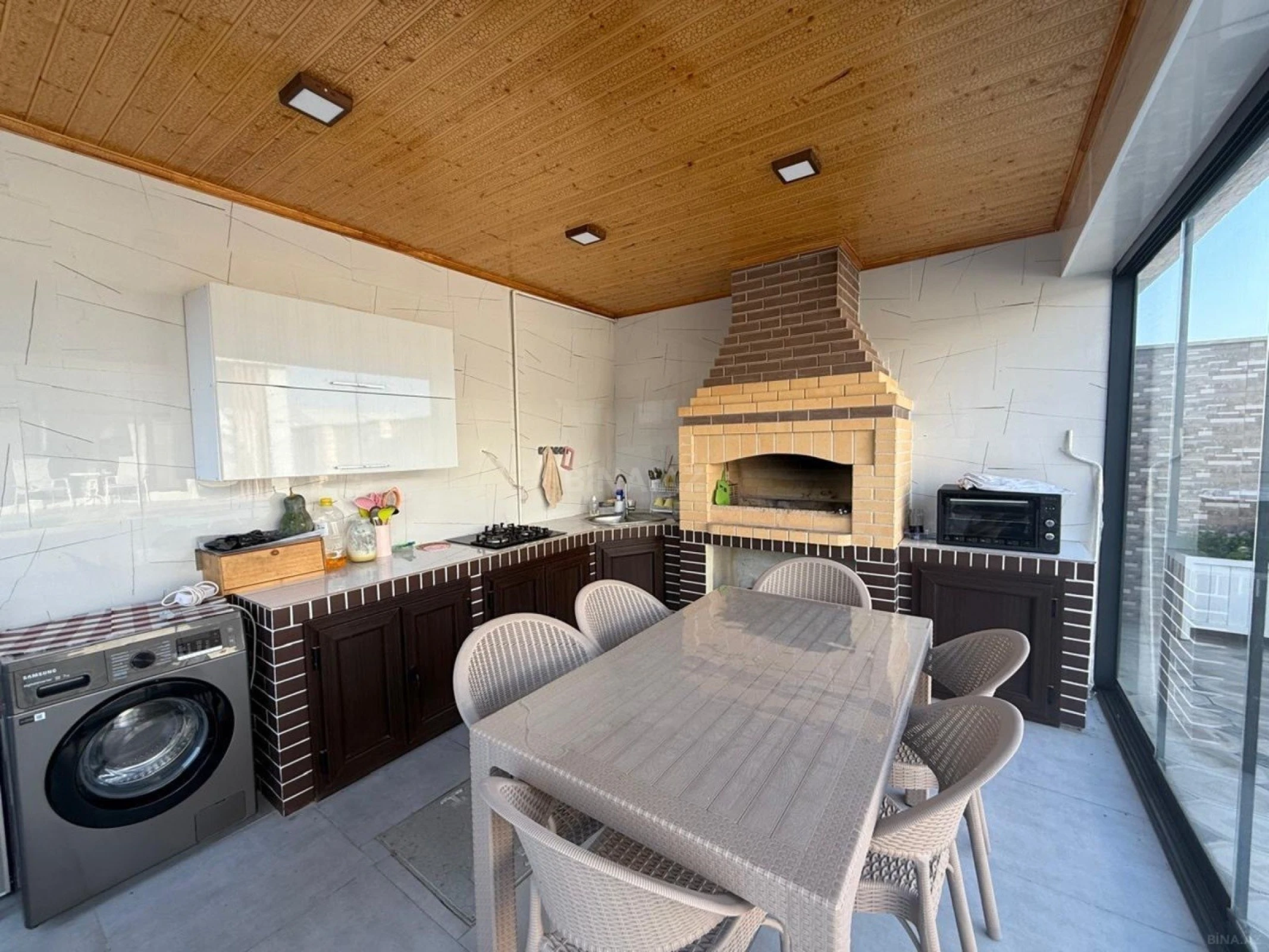 Satılır 5 otaqlı həyət evi 180 m²