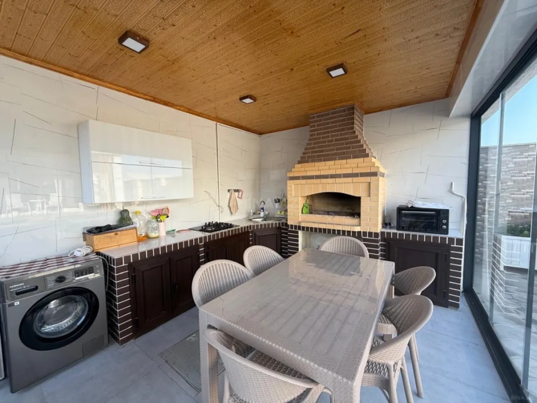 Satılır 5 otaqlı həyət evi 180 m²