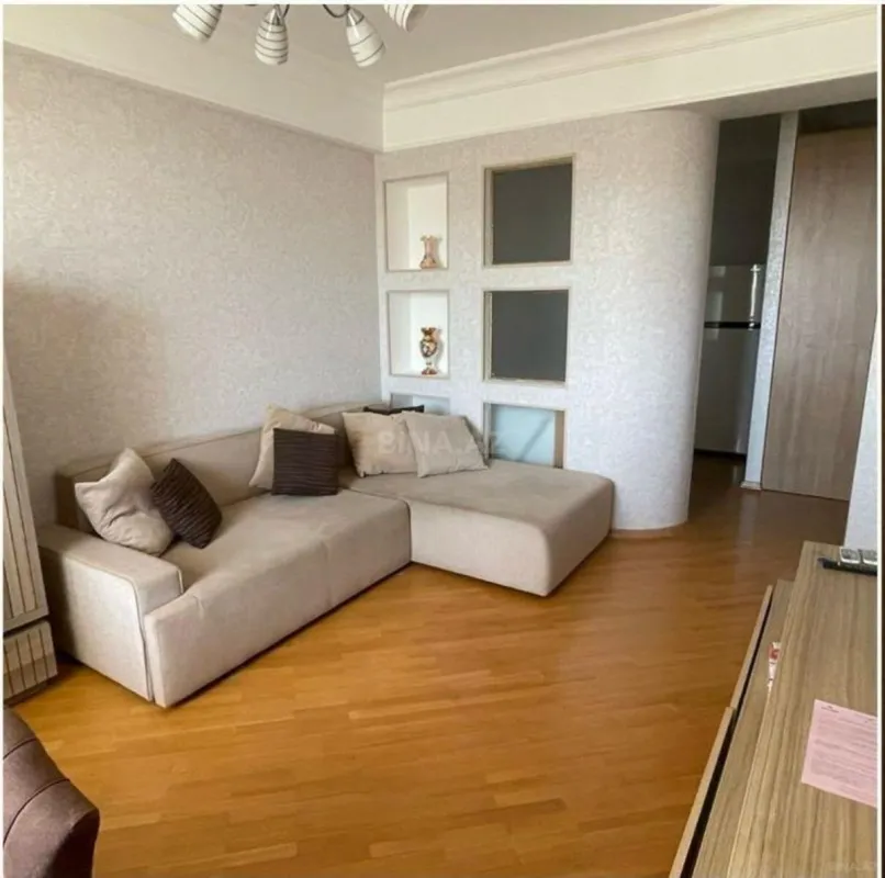Kirayə verilir 2 otaqlı mənzil 60 m²