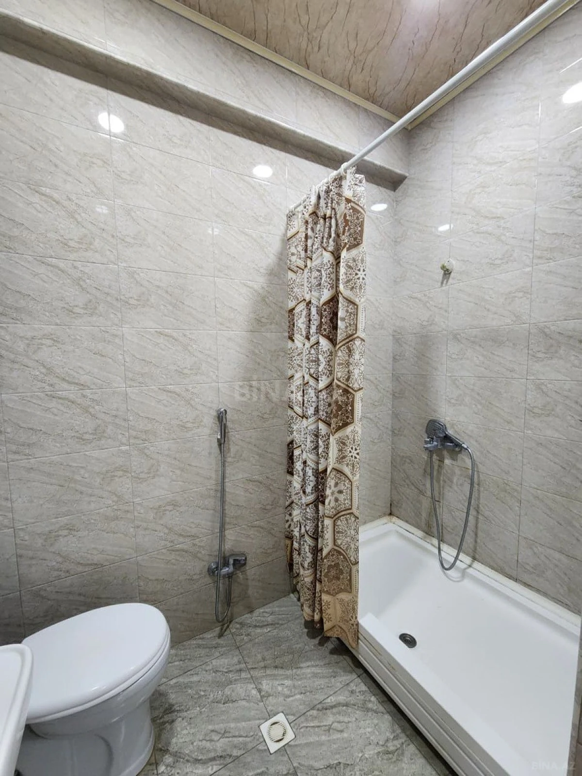 Kirayə verilir 2 otaqlı mənzil 50 m²