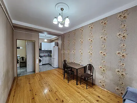 Kirayə verilir 2 otaqlı mənzil 50 m²