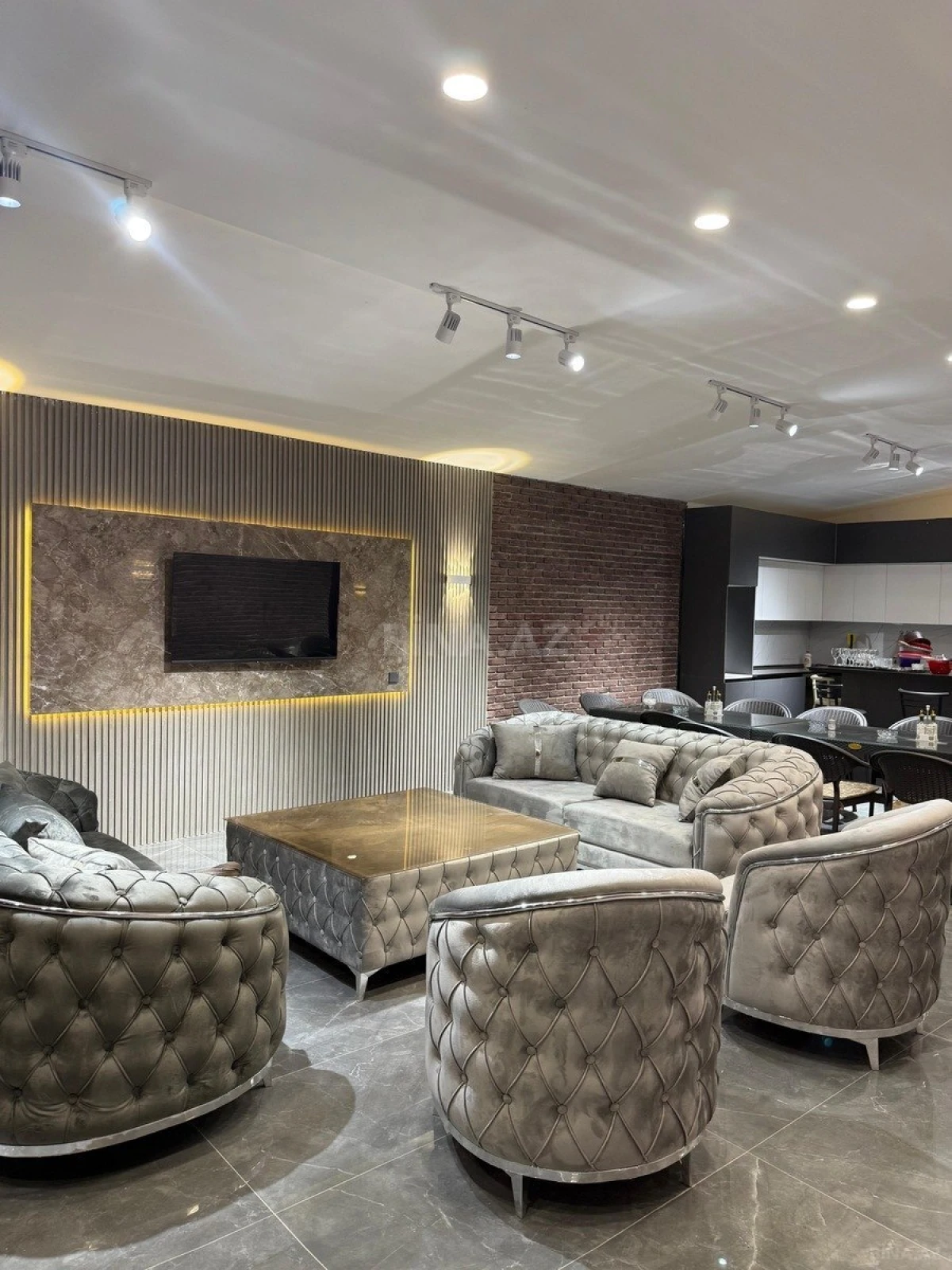 Kirayə verilir 5 otaqlı həyət evi 250 m²