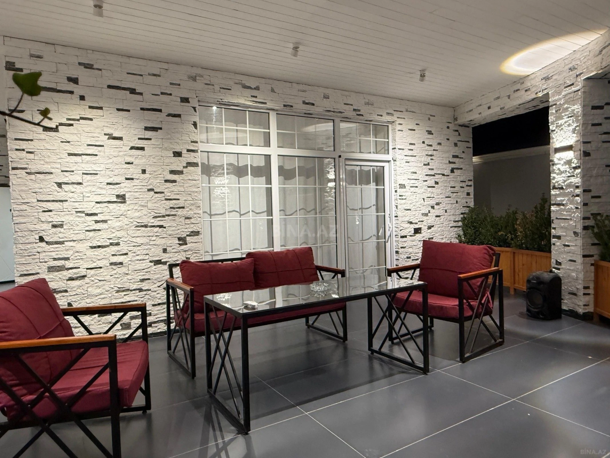 Kirayə verilir 5 otaqlı həyət evi 250 m²