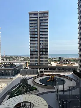 Satılır 4 otaqlı mənzil 194 m²