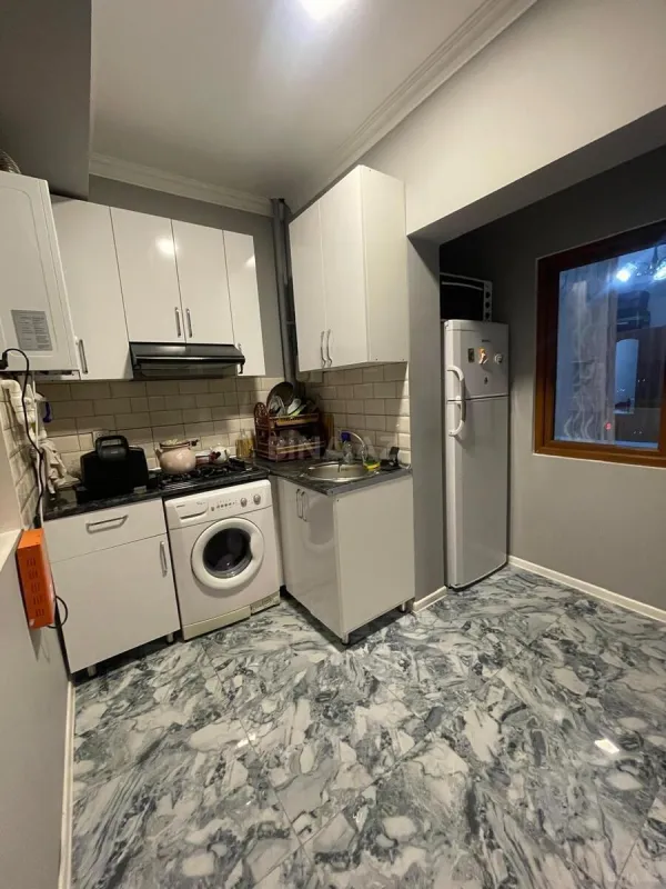 Kirayə verilir 2 otaqlı mənzil 65 m²