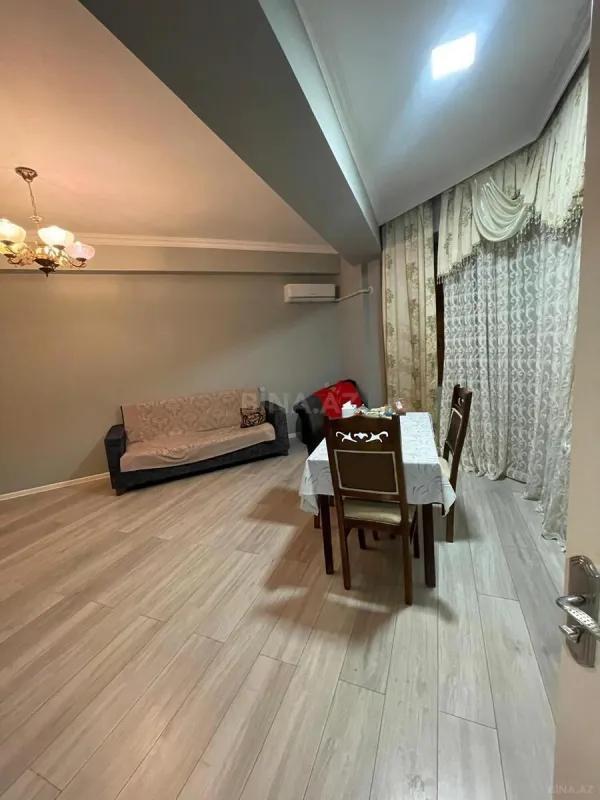 Kirayə verilir 2 otaqlı mənzil 65 m²