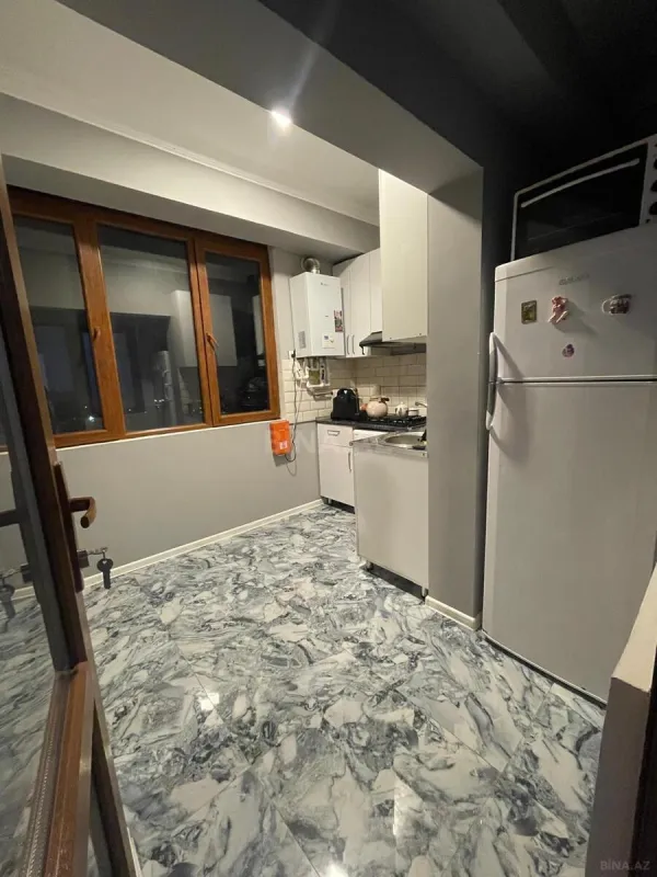 Kirayə verilir 2 otaqlı mənzil 65 m²