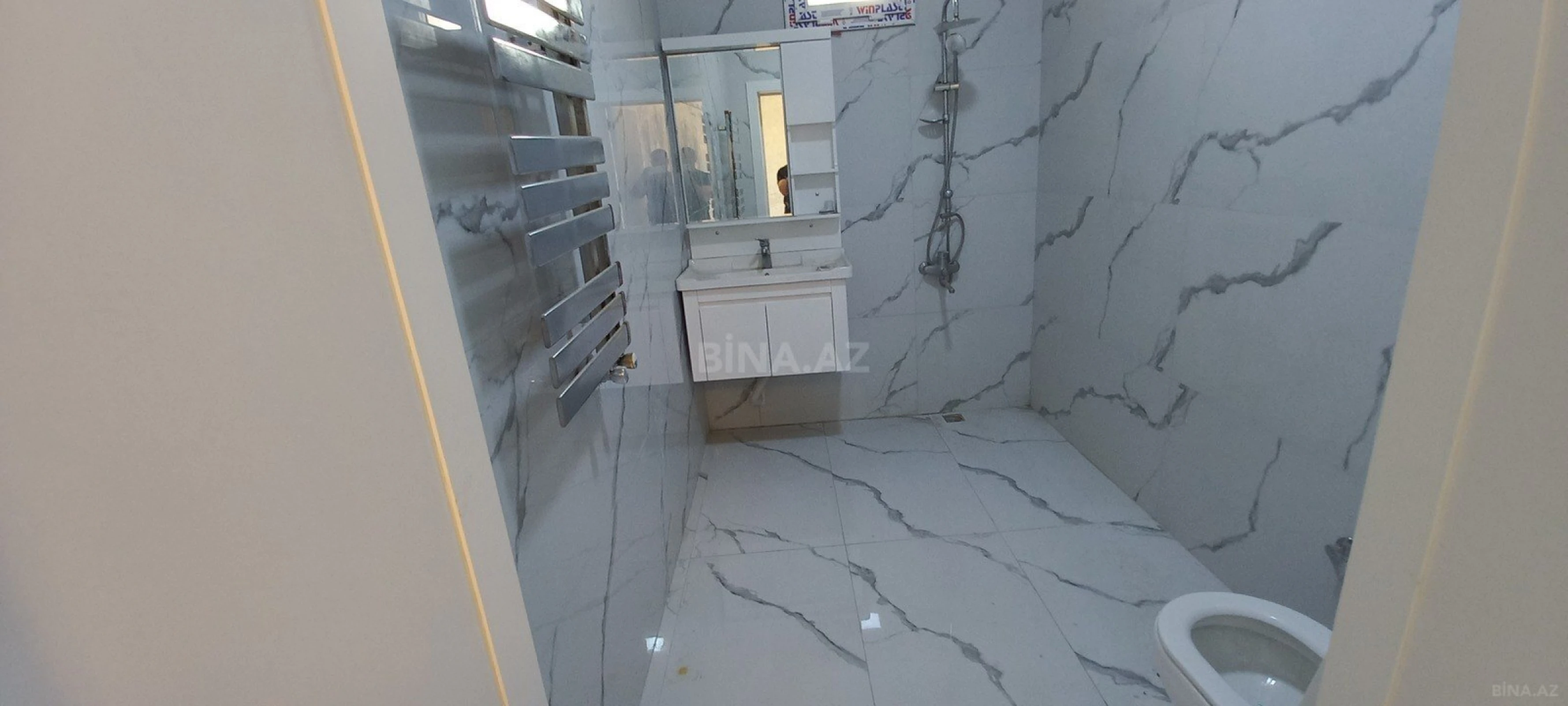 Satılır 5 otaqlı həyət evi 220 m²