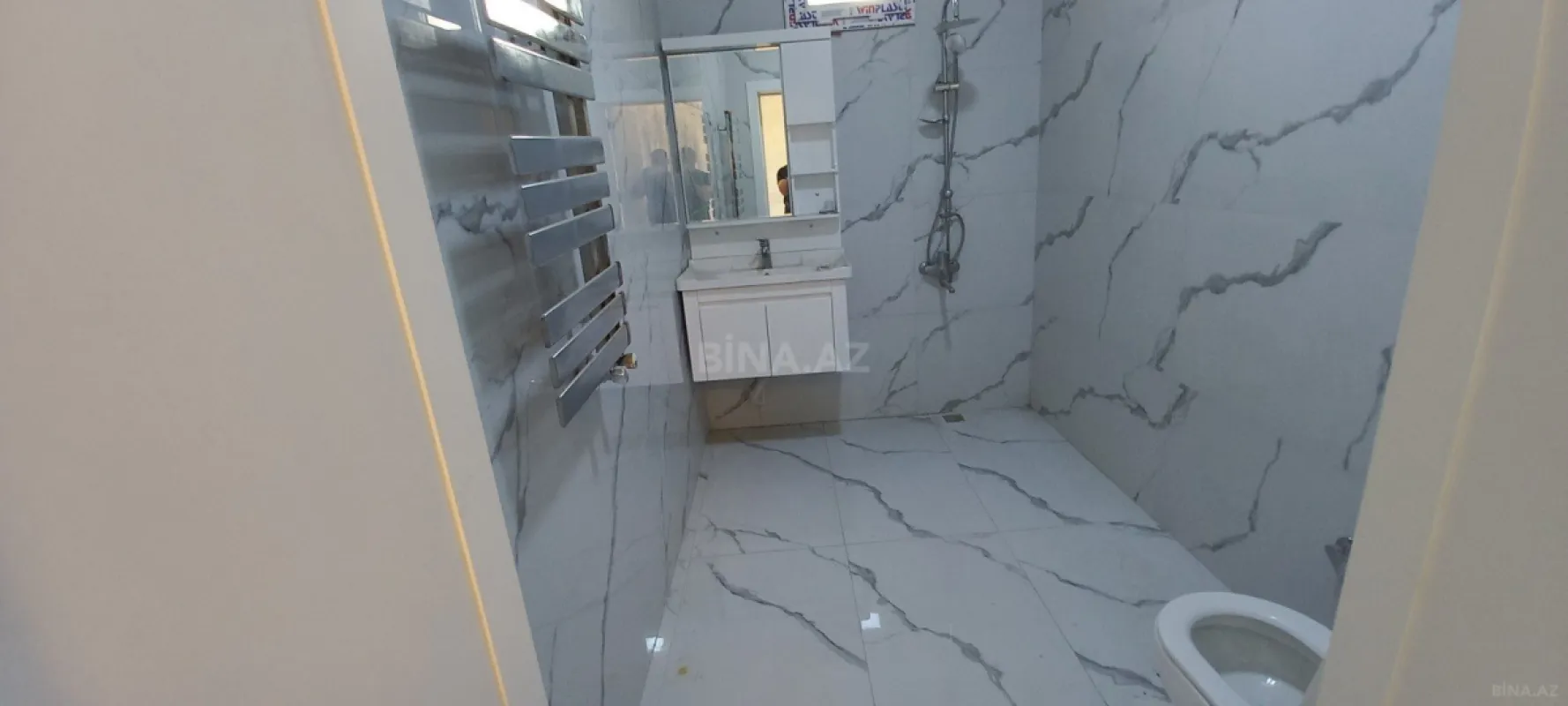 Satılır 5 otaqlı həyət evi 220 m²