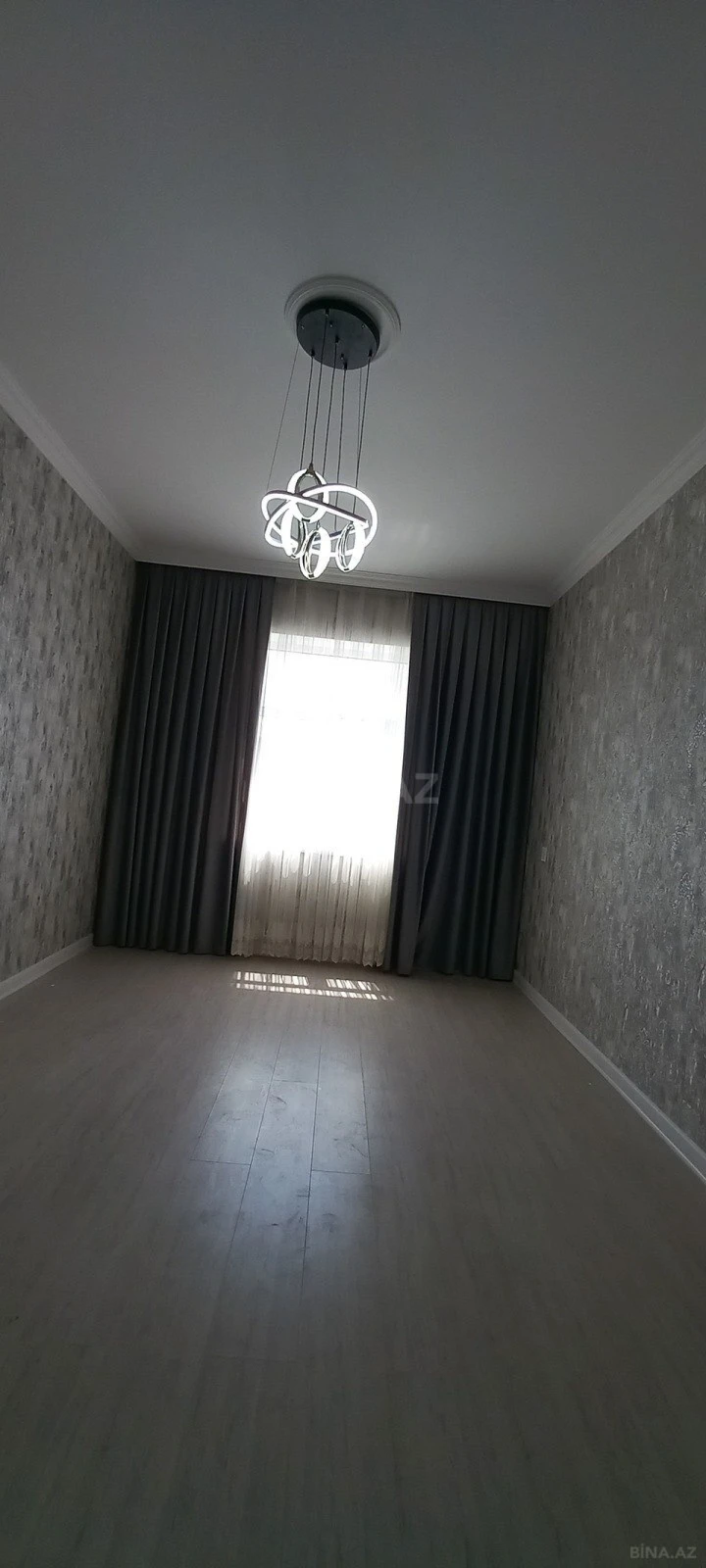 Satılır 5 otaqlı həyət evi 220 m²