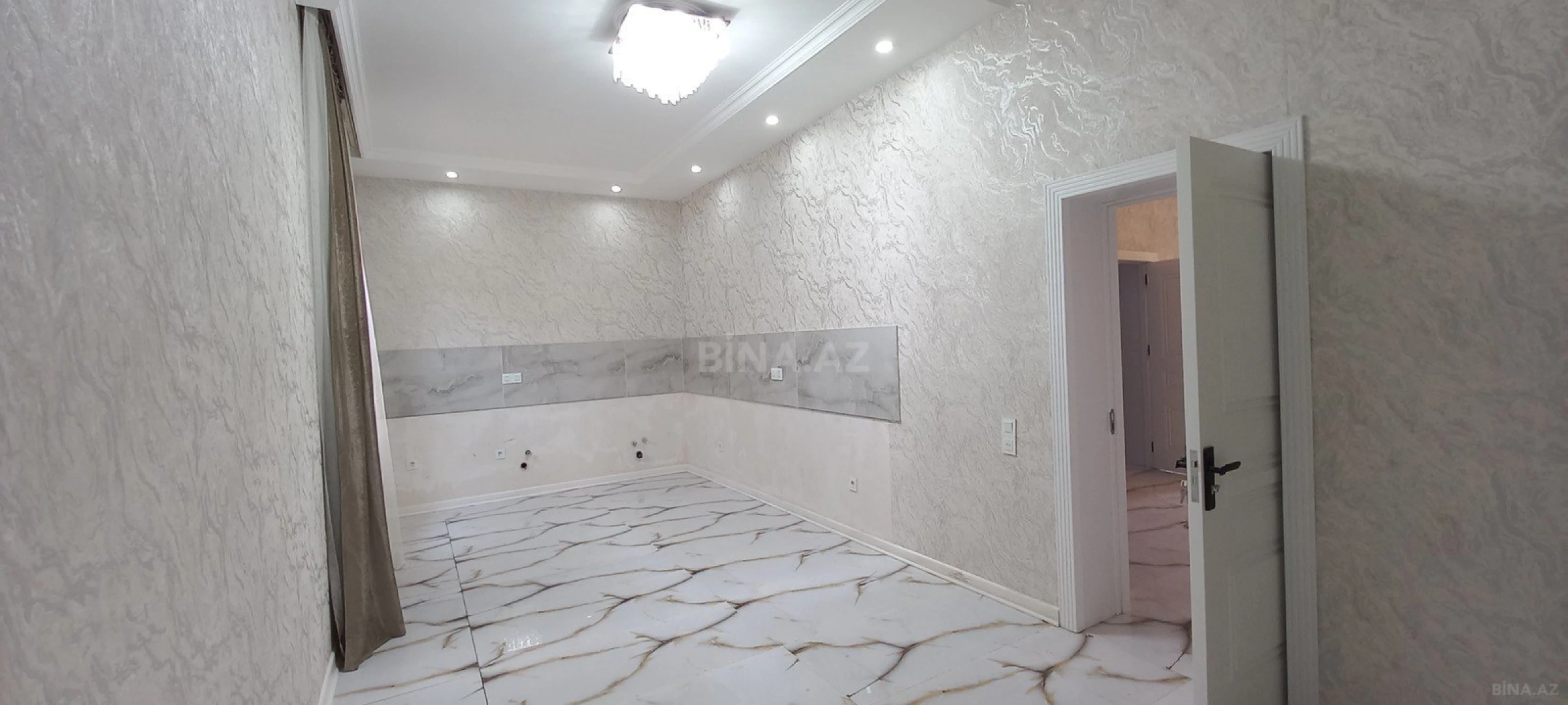 Satılır 5 otaqlı həyət evi 220 m²