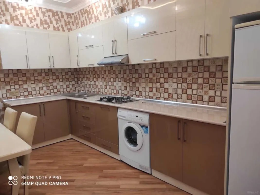 Kirayə verilir 2 otaqlı mənzil 80 m²